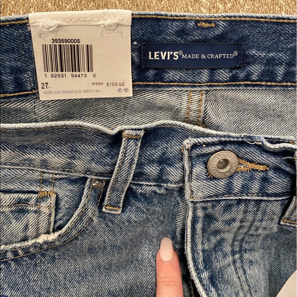 LEVI'S Embroidered High Rise Western Fray Shorts - Picture 5 of 7